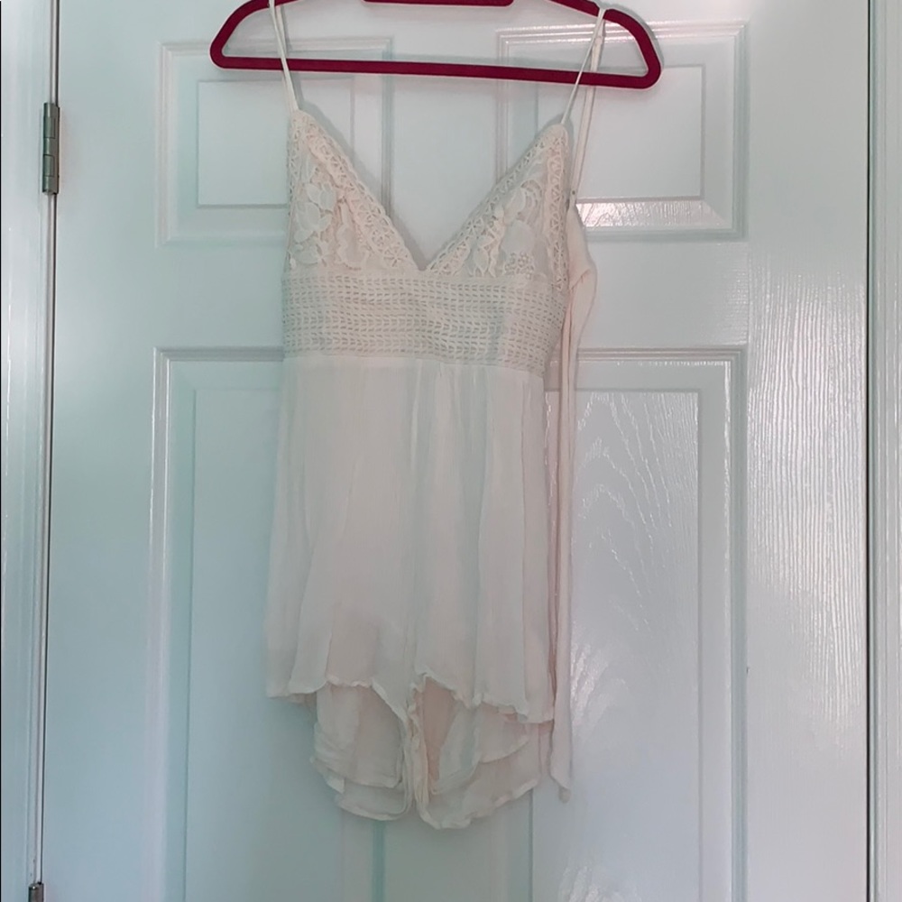 SUPER CUTE off white beachy romper